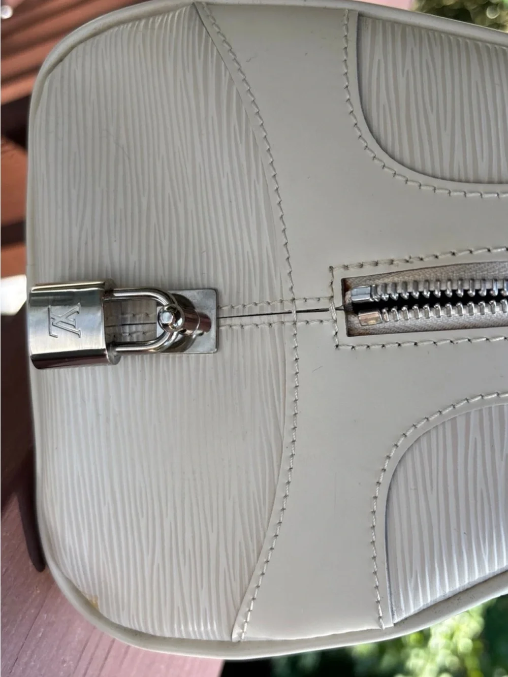 Louis Vuitton chic louis